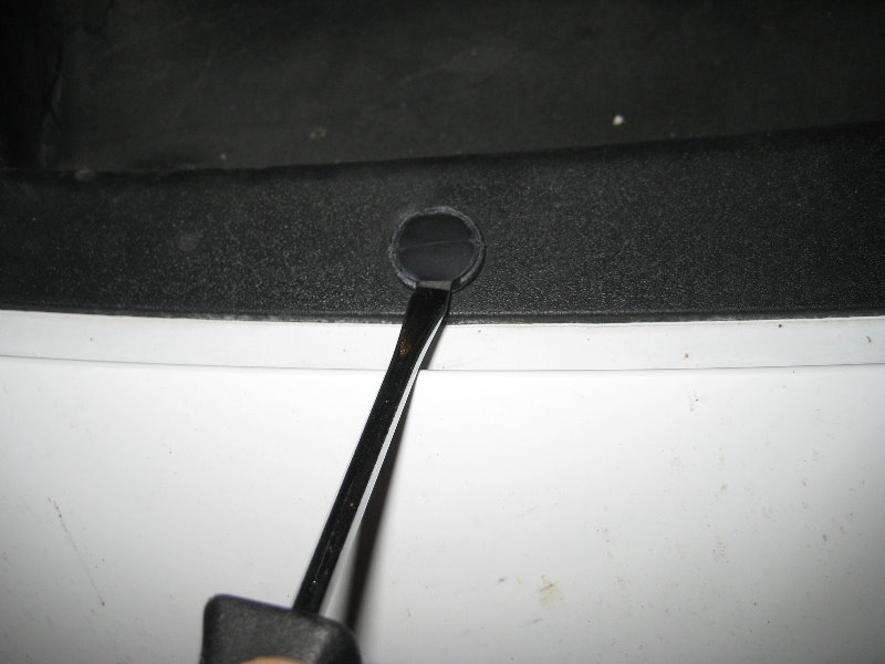 2008-2012-Chevy-Malibu-Headlight-Bulbs-Replacement-Guide-007