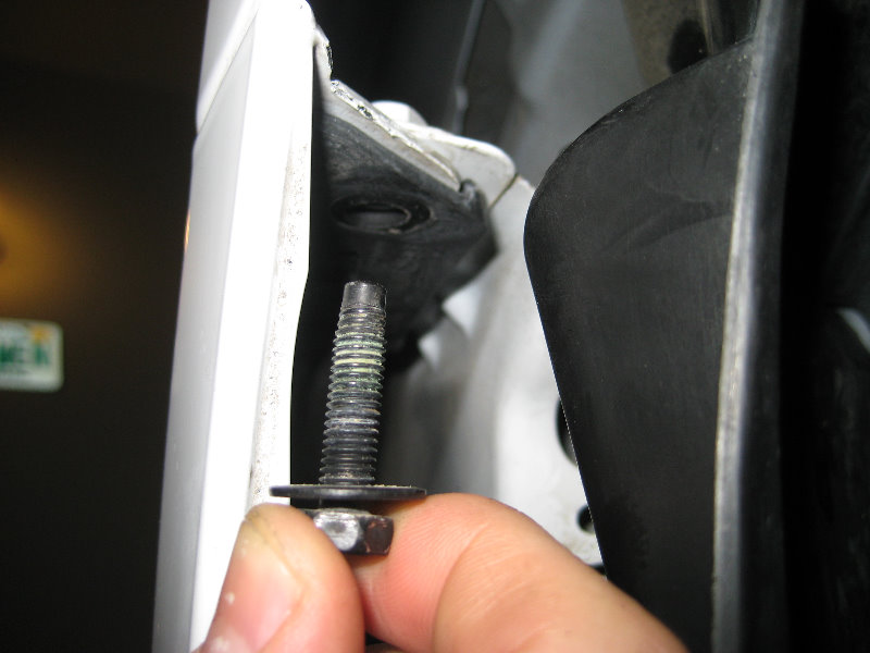 2008-2012-Chevy-Malibu-Headlight-Bulbs-Replacement-Guide-028