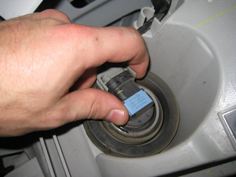 2008-2012-Chevy-Malibu-Headlight-Bulbs-Replacement-Guide-044