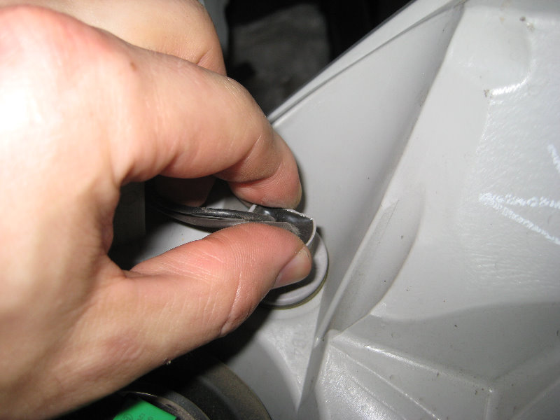 2008-2012-Chevy-Malibu-Headlight-Bulbs-Replacement-Guide-061