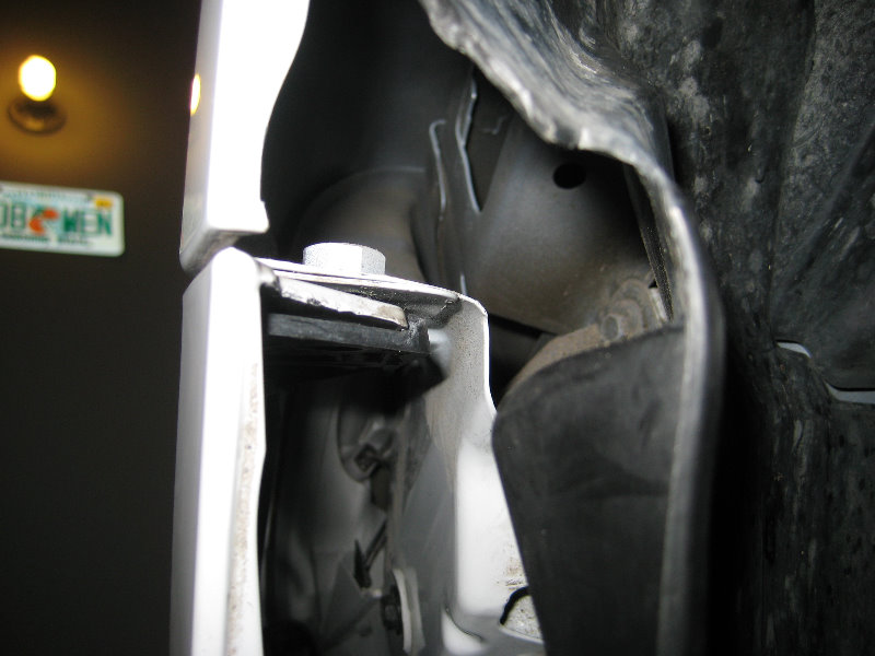 2008-2012-Chevy-Malibu-Headlight-Bulbs-Replacement-Guide-086