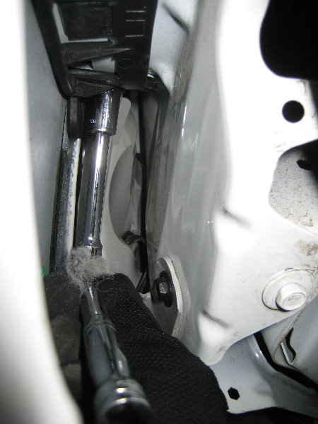 2008-2012-Chevy-Malibu-Headlight-Bulbs-Replacement-Guide-089