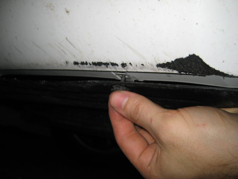 2008-2012-Chevy-Malibu-Headlight-Bulbs-Replacement-Guide-095