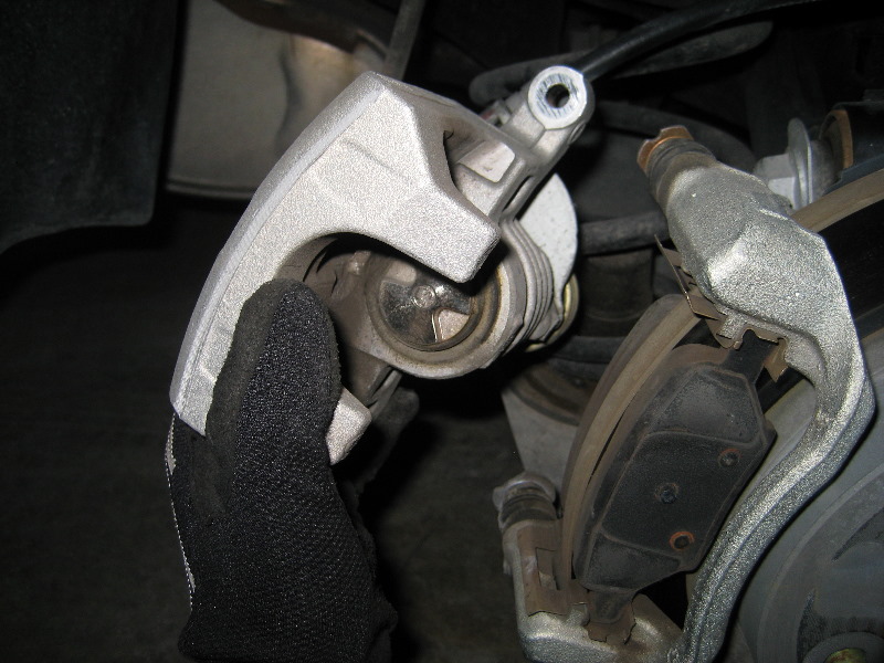 2008-2012-GM-Chevy-Malibu-Rear-Brake-Pads-Replacement-Guide-013