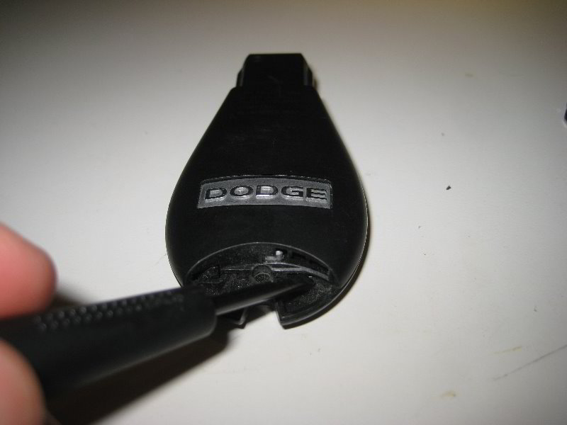 2008-2014-Dodge-Grand-Caravan-Key-Fob-Battery-Replacement-Guide-006