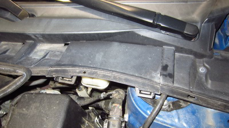 2009-2013-Toyota-Corolla-Brake-Fluid-Replacement-Guide-043