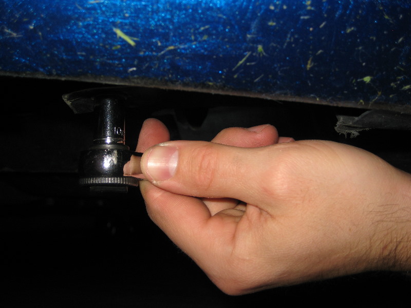 2009-2013-Toyota-Corolla-Fog-Light-Bulbs-Replacement-Guide-003