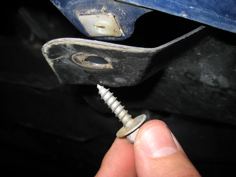 2009-2013-Toyota-Corolla-Fog-Light-Bulbs-Replacement-Guide-004