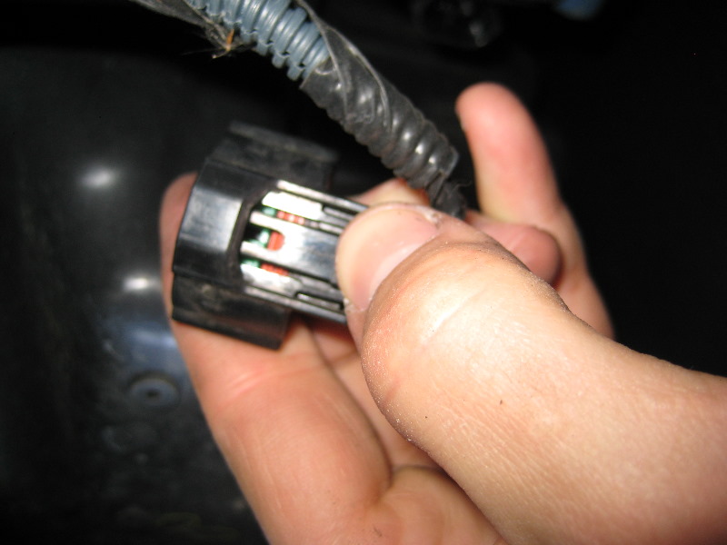 2009-2013-Toyota-Corolla-Fog-Light-Bulbs-Replacement-Guide-006