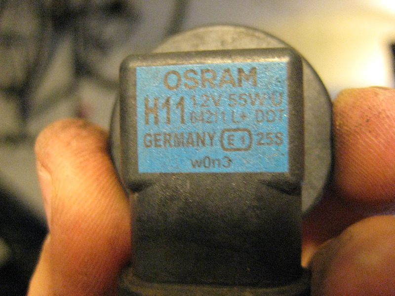 2009-2013-Toyota-Corolla-Fog-Light-Bulbs-Replacement-Guide-010