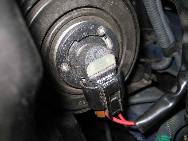 2009-2013-Toyota-Corolla-Headlight-Bulbs-Replacement-Guide-019