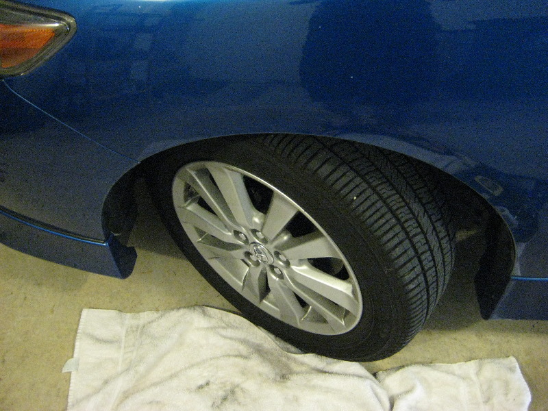 20092013ToyotaCorollaHeadlightBulbsReplacementGuide021