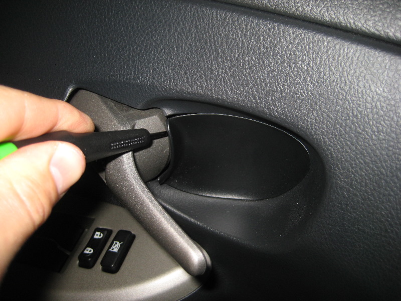 2009-2013-Toyota-Corolla-Interior-Door-Panel-Removal-Guide-002