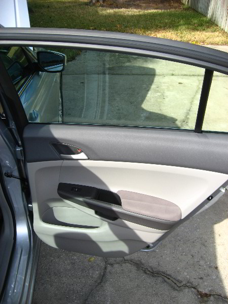 2009-Honda-Accord-LX-Sedan-Review-012