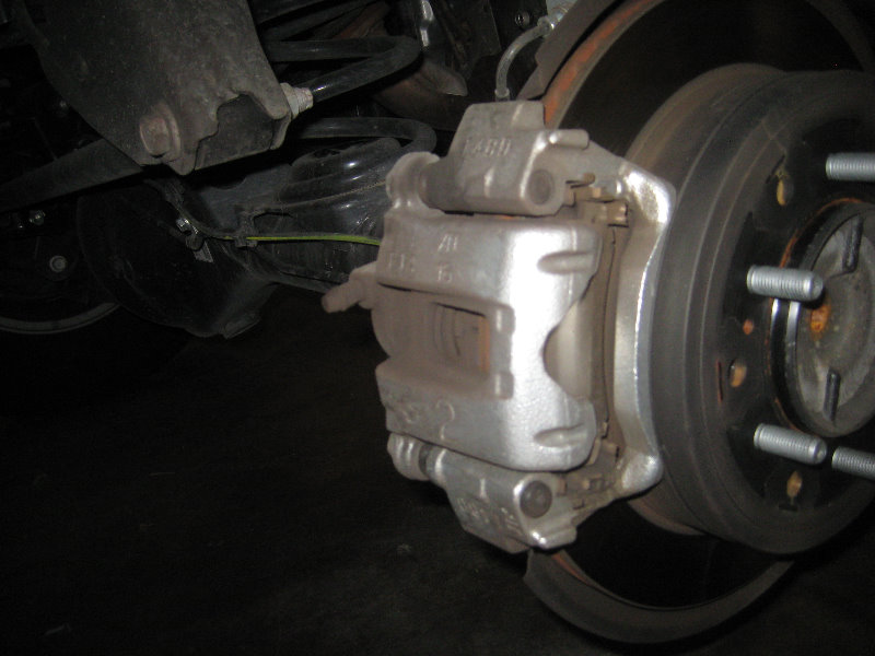 2010-2016-Toyota-4Runner-Rear-Disc-Brake-Pads-Replacement-Guide-007