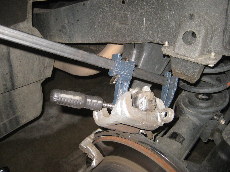 2010-2016-Toyota-4Runner-Rear-Disc-Brake-Pads-Replacement-Guide-018