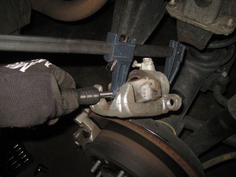 2010-2016-Toyota-4Runner-Rear-Disc-Brake-Pads-Replacement-Guide-020