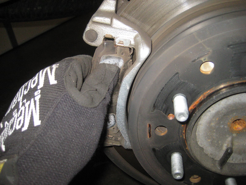 2010-2016-Toyota-4Runner-Rear-Disc-Brake-Pads-Replacement-Guide-022