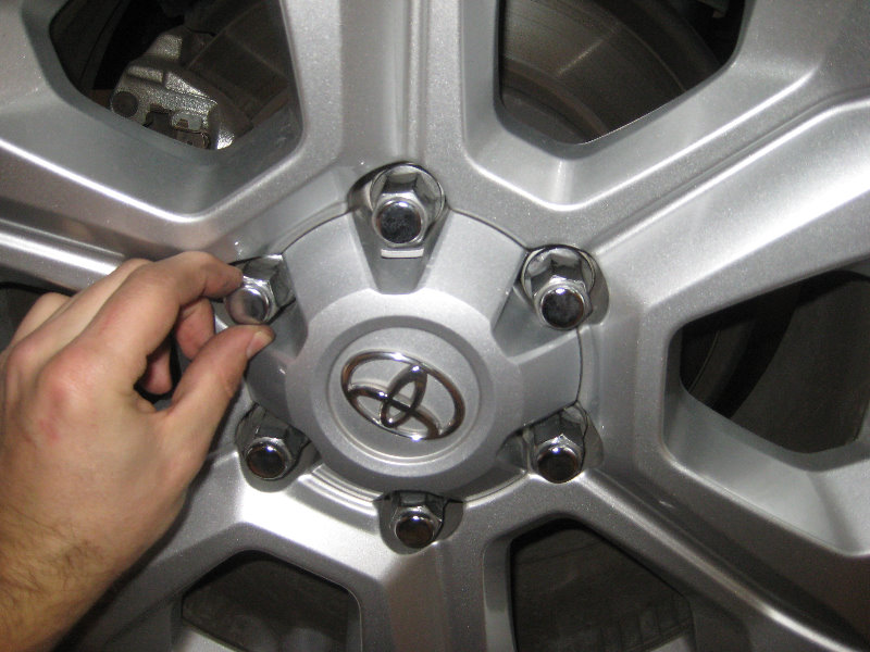 20102016Toyota4RunnerRearDiscBrakePadsReplacementGuide032