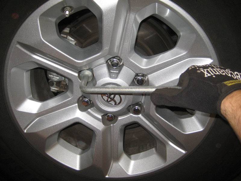 2010-2016-Toyota-4Runner-Rear-Disc-Brake-Pads-Replacement-Guide-033