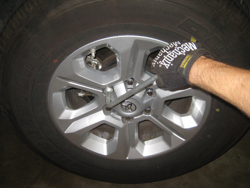 2010-2016-Toyota-4Runner-Rear-Disc-Brake-Pads-Replacement-Guide-035