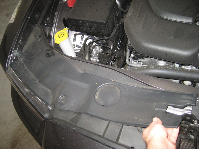 2011-2014-Dodge-Charger-Headlight-Bulbs-Replacement-Guide-003