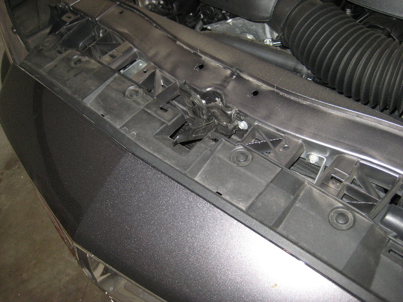 2011-2014-Dodge-Charger-Headlight-Bulbs-Replacement-Guide-007