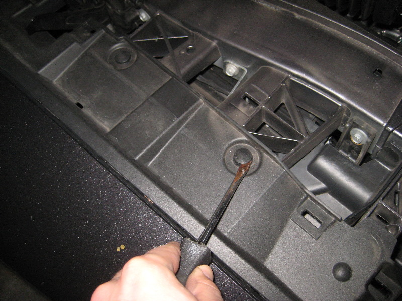 2011-2014-Dodge-Charger-Headlight-Bulbs-Replacement-Guide-008