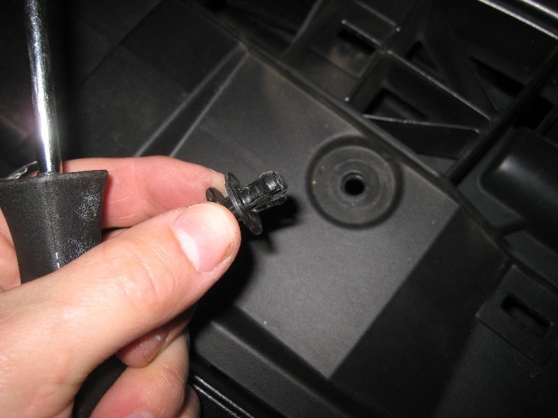 2011-2014-Dodge-Charger-Headlight-Bulbs-Replacement-Guide-009