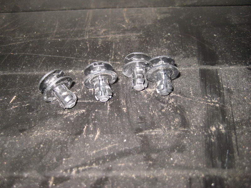 2011-2014-Dodge-Charger-Headlight-Bulbs-Replacement-Guide-011