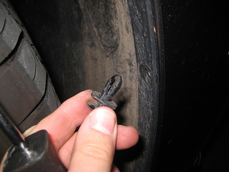 2011-2014-Dodge-Charger-Headlight-Bulbs-Replacement-Guide-014