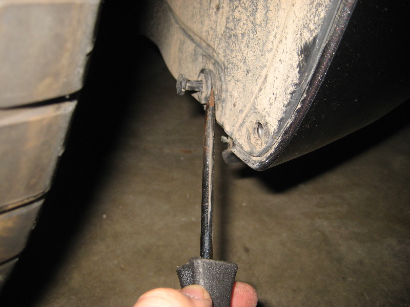 2011-2014-Dodge-Charger-Headlight-Bulbs-Replacement-Guide-016