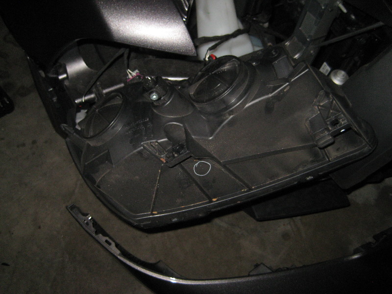 2011-2014-Dodge-Charger-Headlight-Bulbs-Replacement-Guide-044