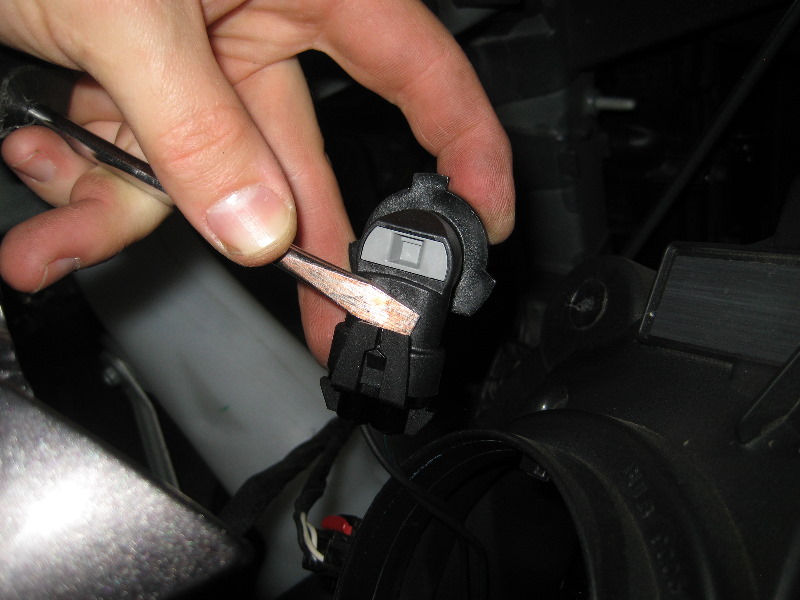 2011-2014-Dodge-Charger-Headlight-Bulbs-Replacement-Guide-063