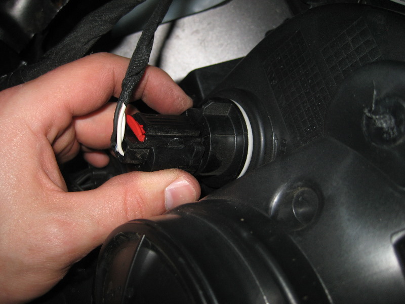 2011-2014-Dodge-Charger-Headlight-Bulbs-Replacement-Guide-072