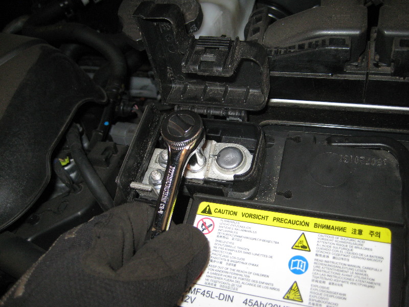2011-2015-Hyundai-Accent-12V-Car-Battery-Replacement-Guide-023