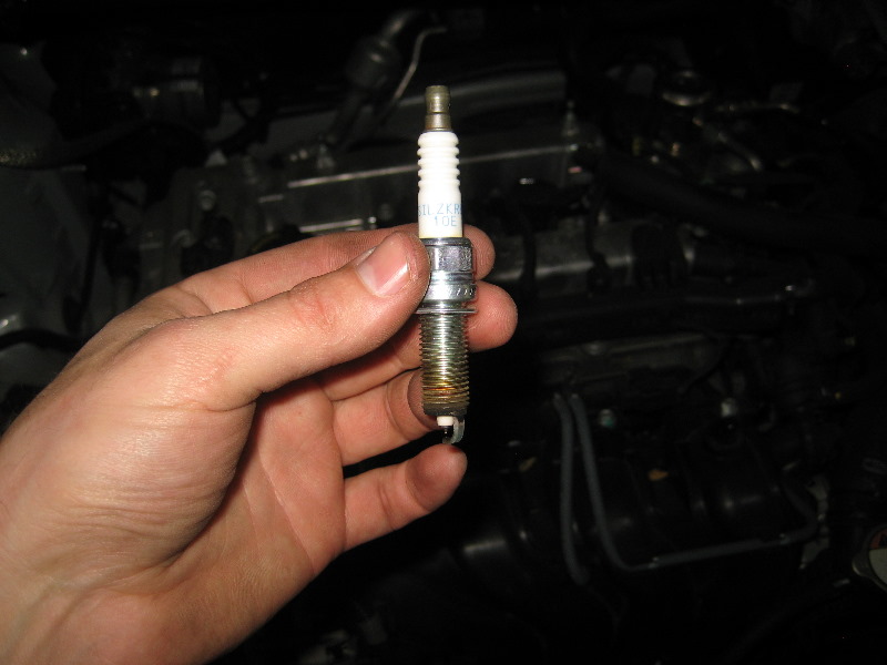 2011-2015-Hyundai-Accent-Engine-Spark-Plugs-Replacement-Guide-016