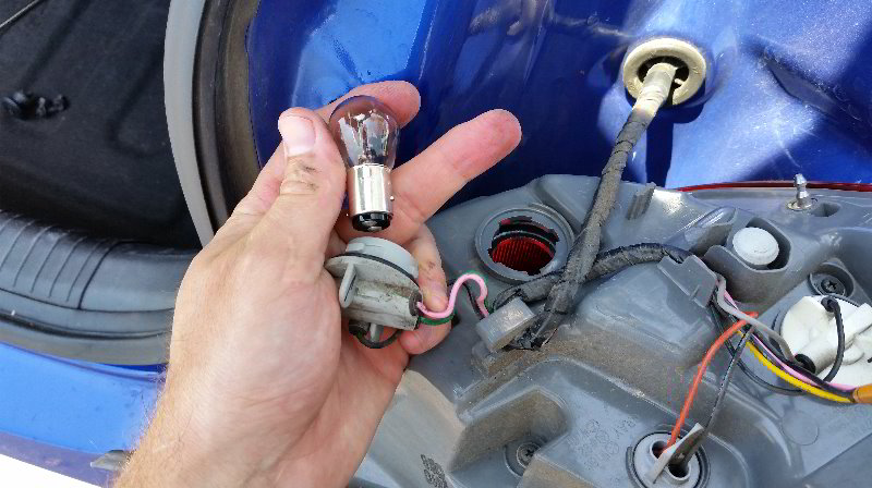 2011-2015-Hyundai-Accent-Hatchback-Tail-Light-Bulbs-Replacement-Guide-013