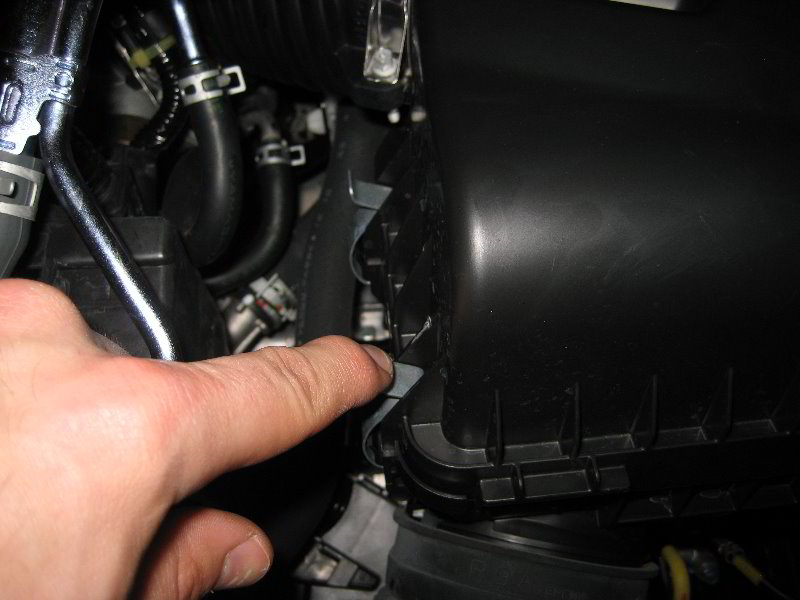 2012-2015-Honda-Civic-Engine-Air-Filter-Replacement-Guide-004