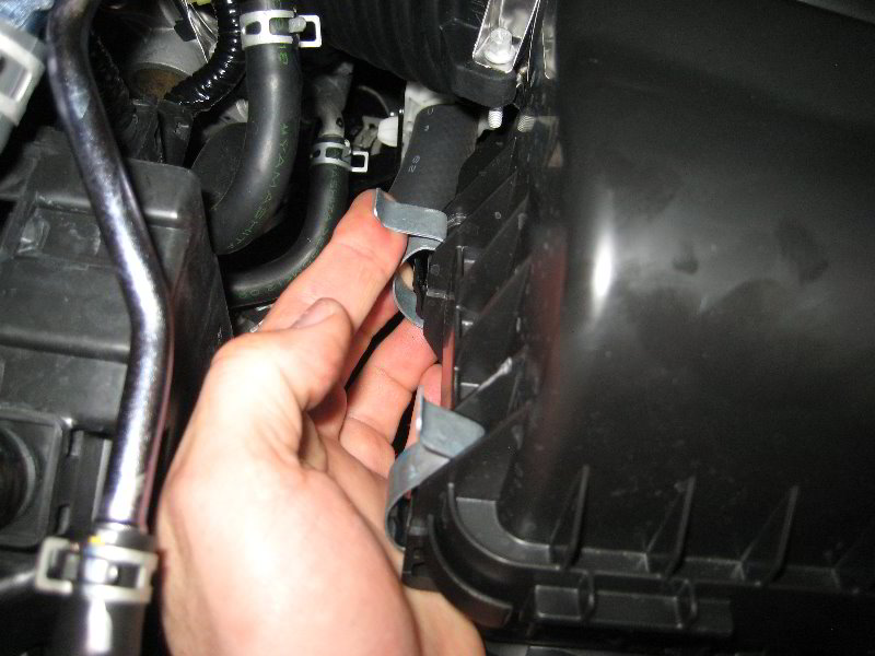 2012-2015-Honda-Civic-Engine-Air-Filter-Replacement-Guide-016
