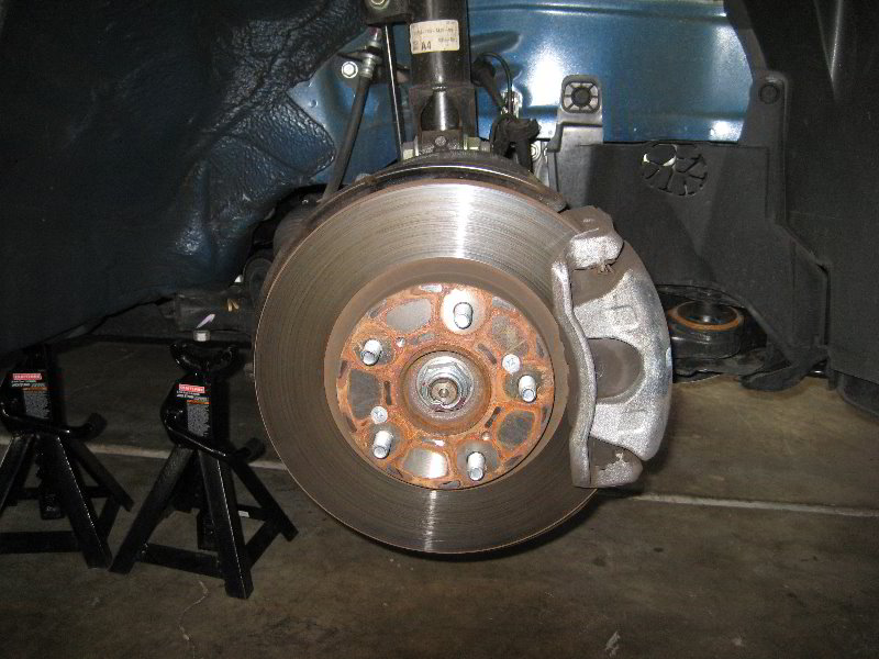 2012-2015-Honda-Civic-Front-Brake-Pads-Replacement-Guide-007