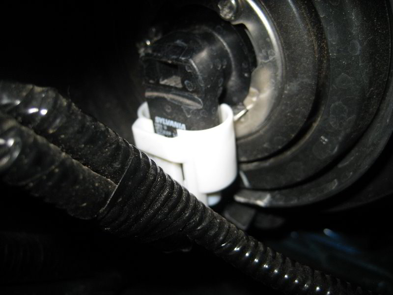 2012-2015-Honda-Civic-Headlight-Bulbs-Replacement-Guide-011