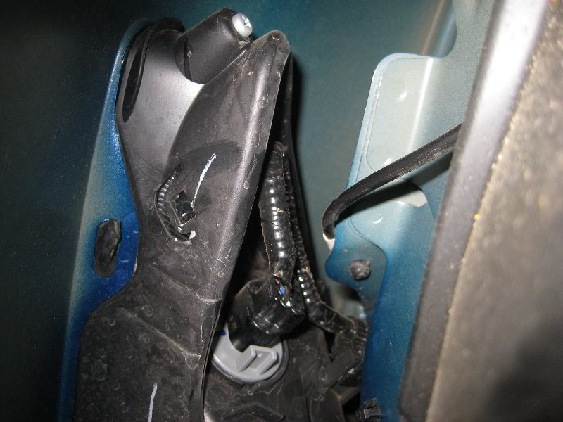 2012-2015-Honda-Civic-Headlight-Bulbs-Replacement-Guide-035