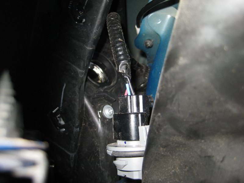 2012-2015-Honda-Civic-Headlight-Bulbs-Replacement-Guide-038