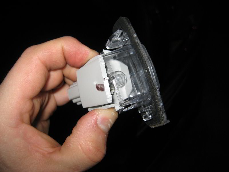2012-2015-Honda-Civic-License-Plate-Light-Bulbs-Replacement-Guide-017