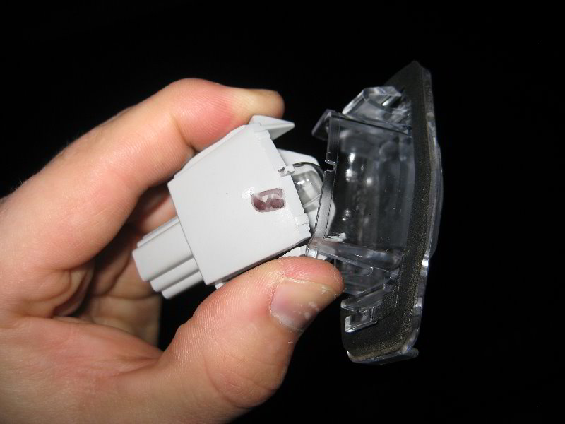 2012-2015-Honda-Civic-License-Plate-Light-Bulbs-Replacement-Guide-022