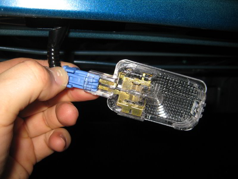 2012-2015-Honda-Civic-Trunk-Light-Bulb-Replacement-Guide-004