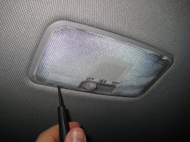 2012-2016-Toyota-Camry-Dome-Light-Bulb-Replacement-Guide-003
