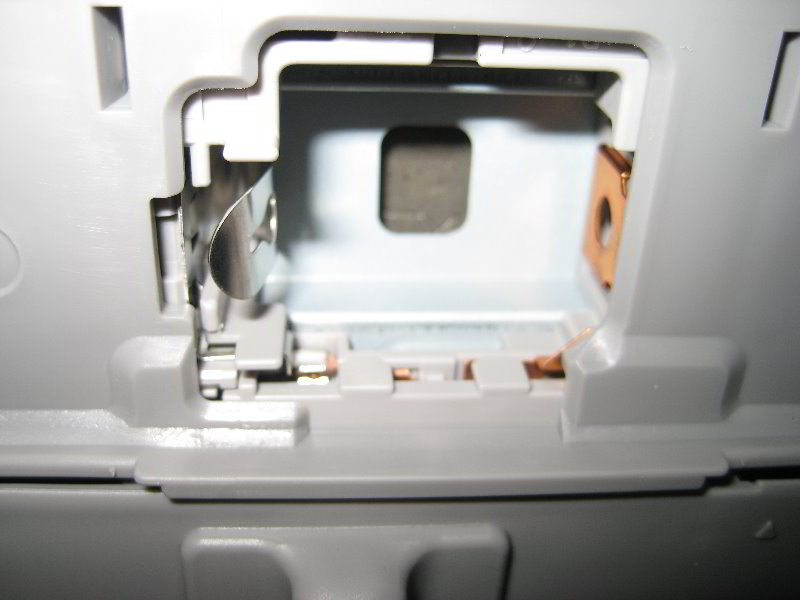 2012-2016-Toyota-Camry-Dome-Light-Bulb-Replacement-Guide-008