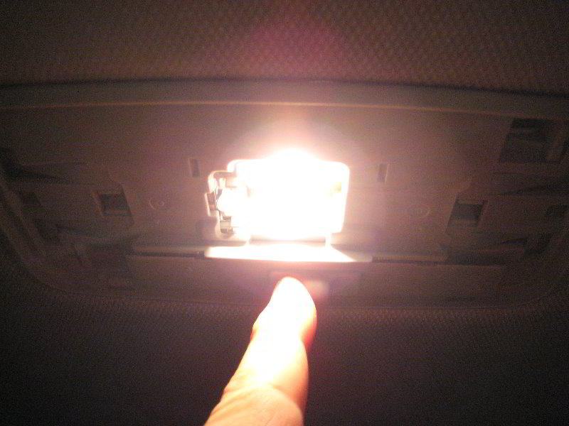 2012-2016-Toyota-Camry-Dome-Light-Bulb-Replacement-Guide-012